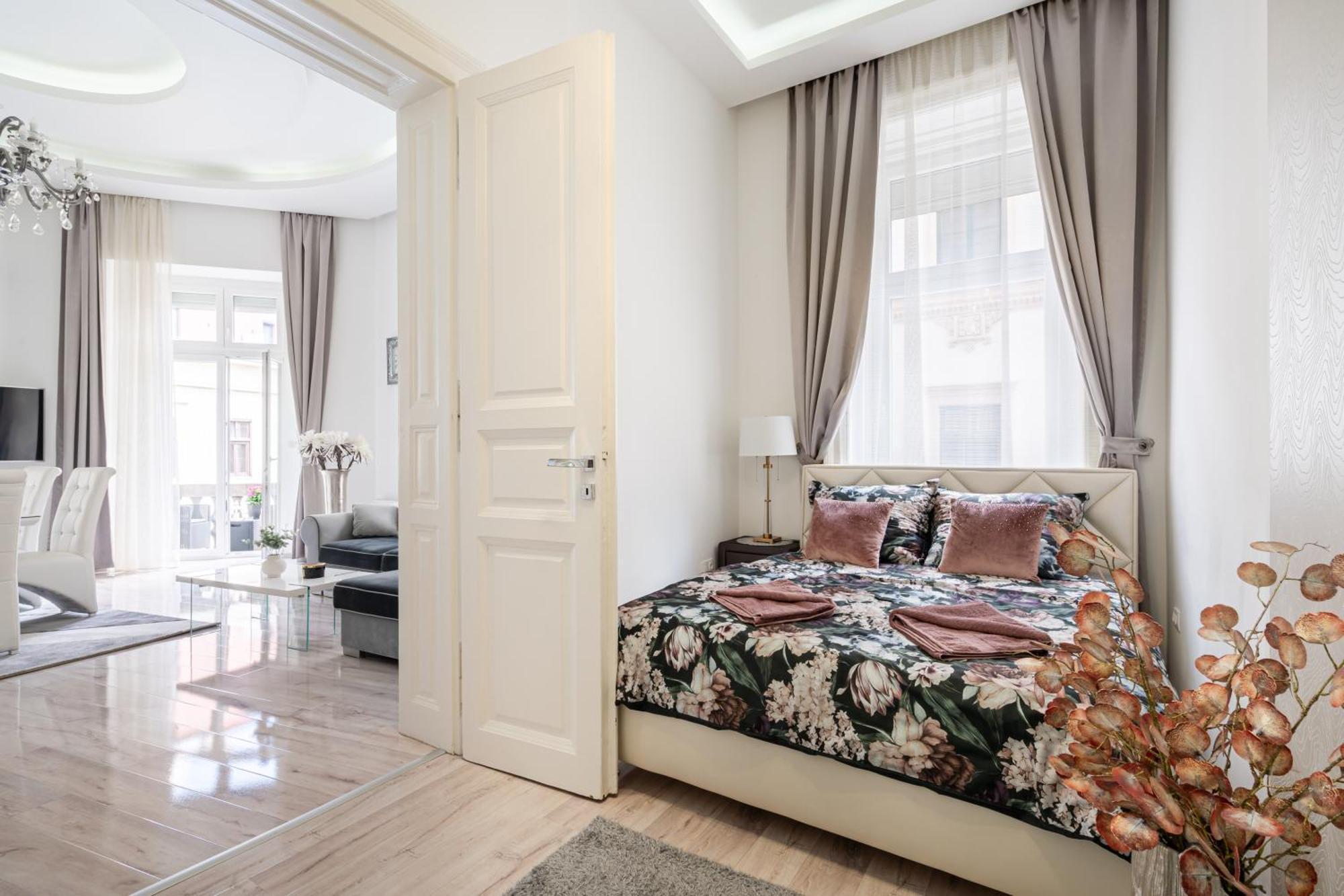 Kiraly 35 Luxury Apartment With Free Parking Будапеща Екстериор снимка