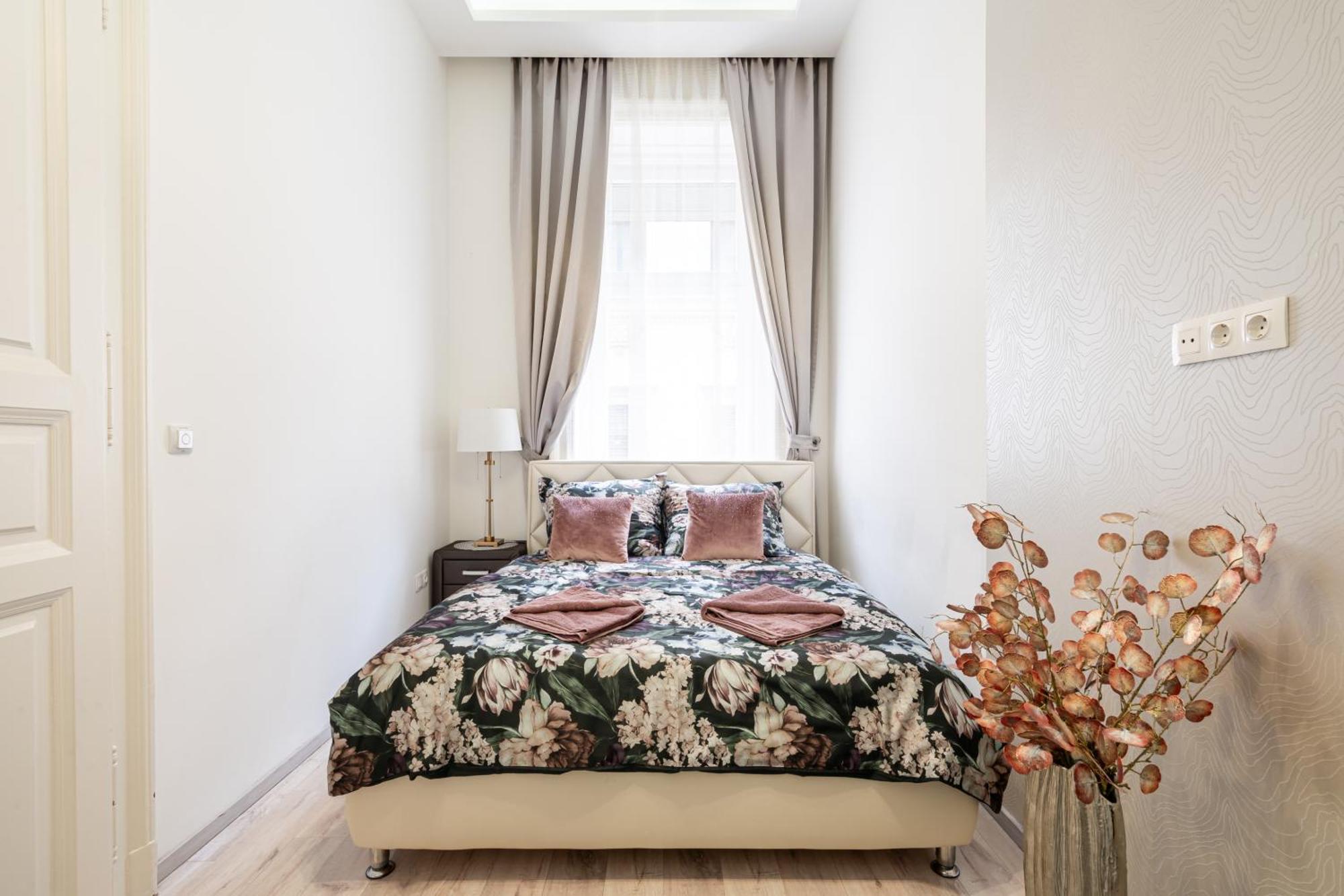 Kiraly 35 Luxury Apartment With Free Parking Будапеща Екстериор снимка